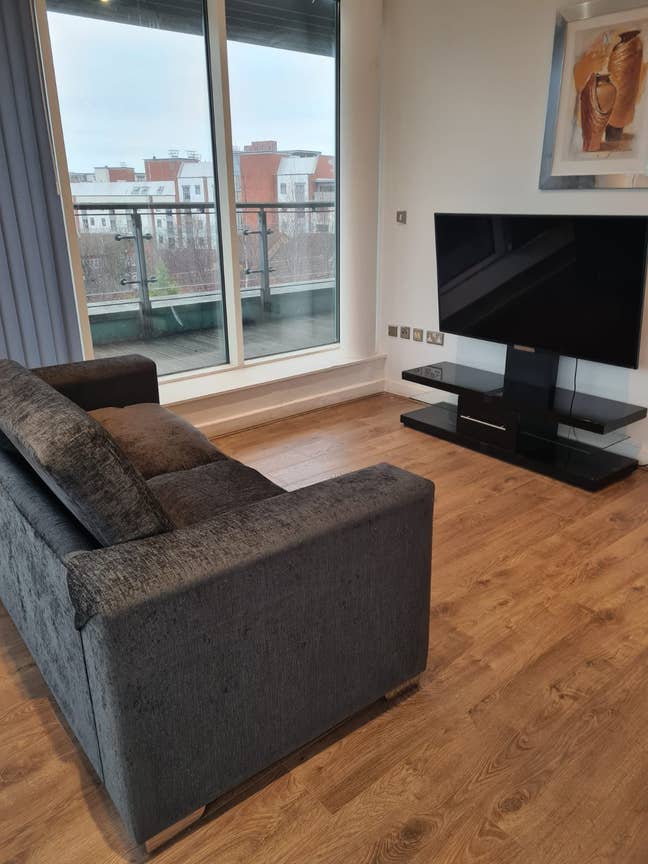 2 bed 2 bath penthouse apartment off Broad Street Main Photo