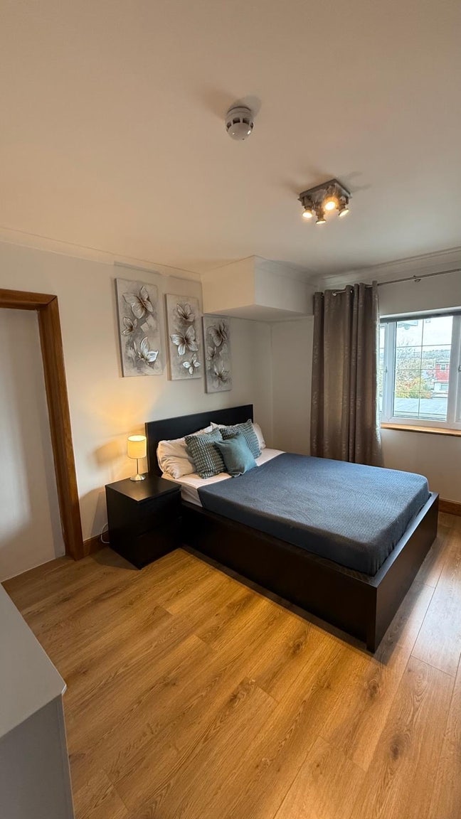 Cheap One Bedroom Apartment-Kilburn Available Now Main Photo