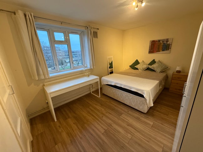 *Central Peckham Bright Room  Bills Included** Main Photo