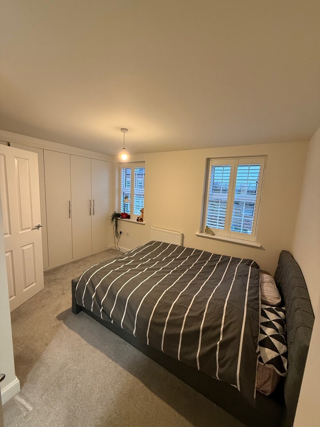 En-suite Bedroom Main Photo