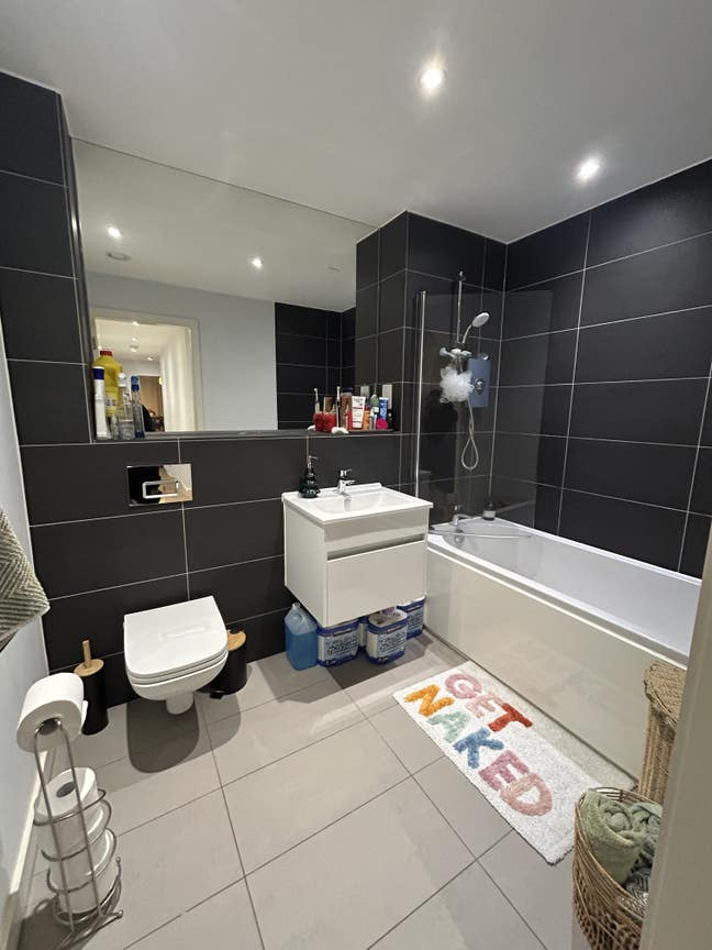 Room in leith near shore  Main Photo