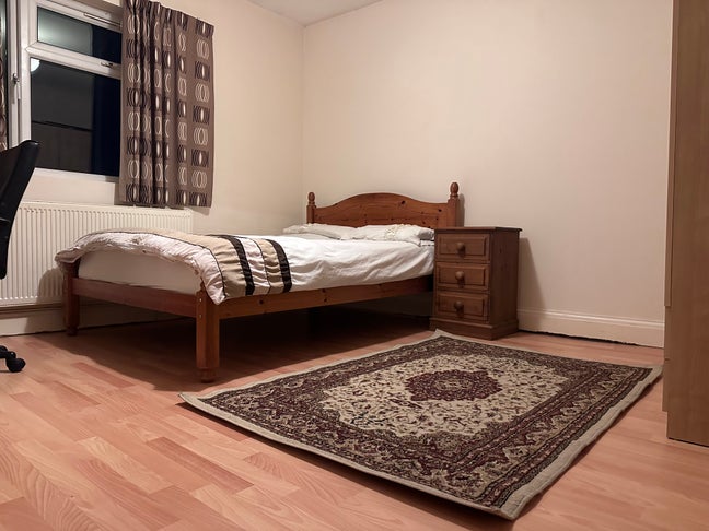 A Spacious Furnished Double Room in Hayes Main Photo