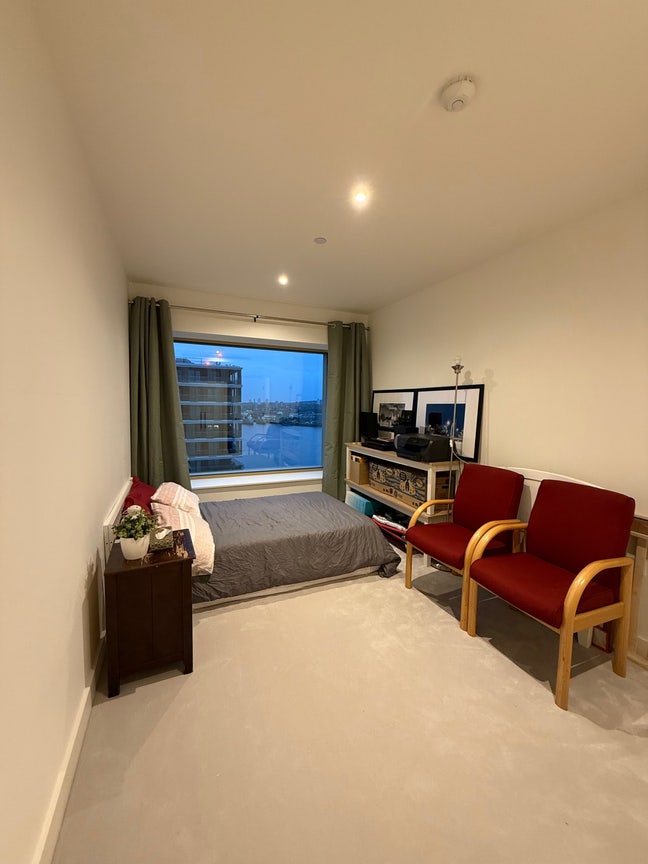 Spacious Room with Stunning River View and Top Ame Main Photo