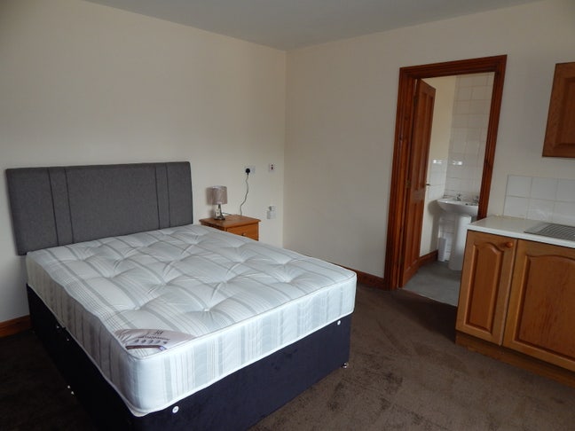 A DOUBLE Ensuite Room, Oxford Road Abingdon Main Photo
