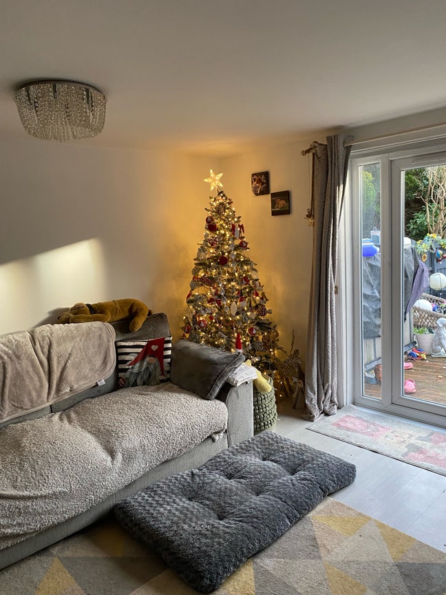 Double Furnished  Bedroom  Main Photo