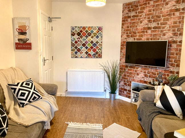 If You Expect the Best, Move with Snug 💛🏡 Main Photo