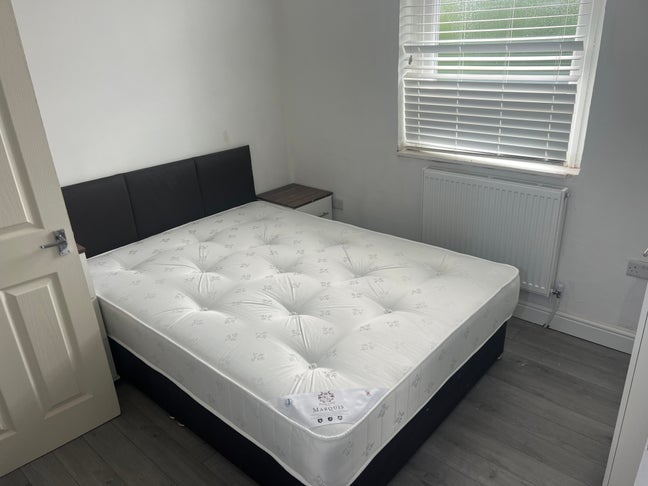 En-suite single Room  Main Photo