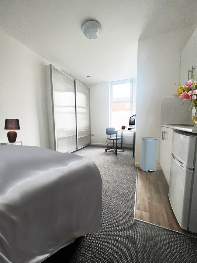 Spacious Double Rooms with En-suite Wakefield Cent Main Photo