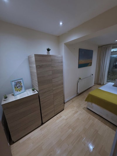 Cheap Single-Wembley Park-1 Min Walk to the Statio Main Photo