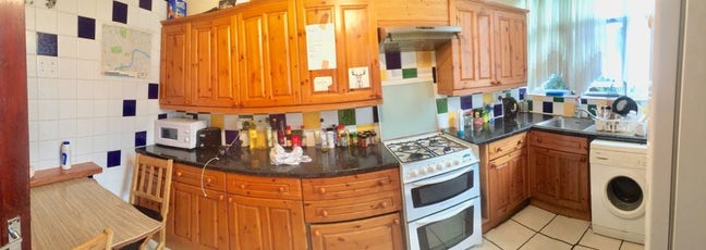 Large Double Room @Bromley by Bow  Main Photo