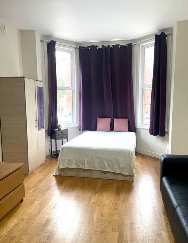 Large Room located in Willesden Green- Zone 2 Main Photo