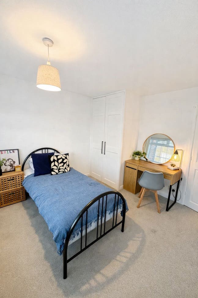 Bedroom to Rent -Huntington  Main Photo