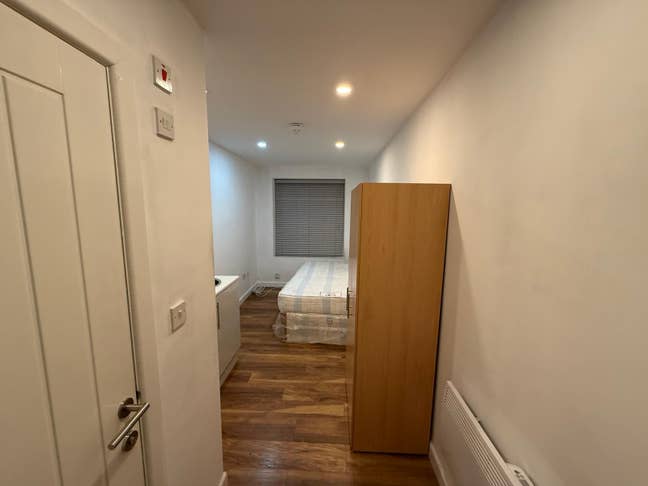 DSS-Studio Flat Available in Perivale Ealing UB6 Main Photo