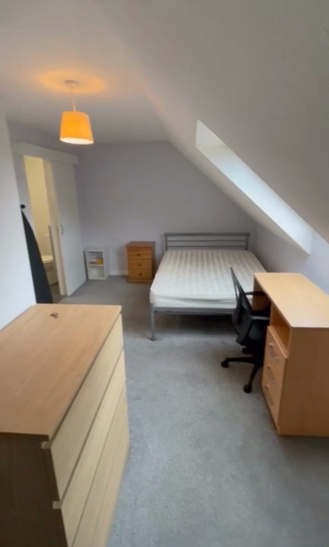 En-suite furnished double room in Iffley Main Photo