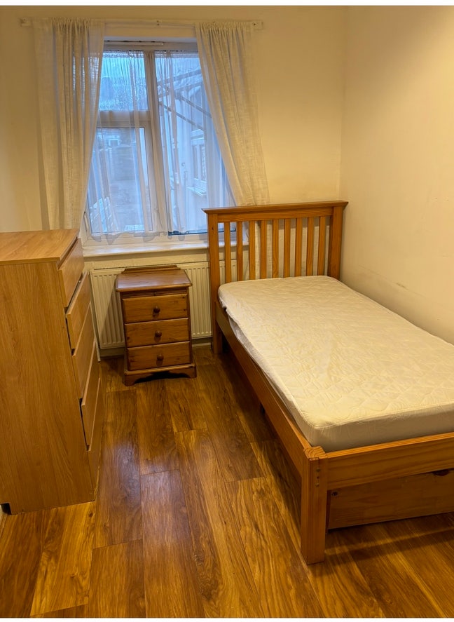 Room Available &pound;108 per week  Main Photo