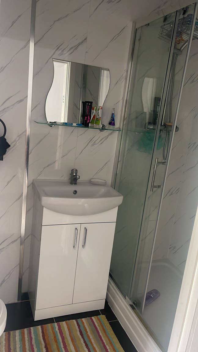 Master back room with an en-suite available  Main Photo