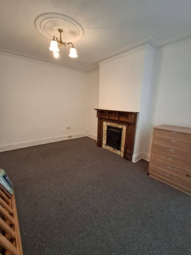 Very Large room rent Main Photo