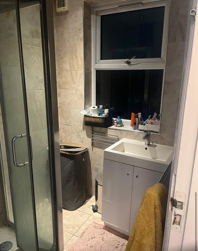 Near Newbury tube station  Main Photo