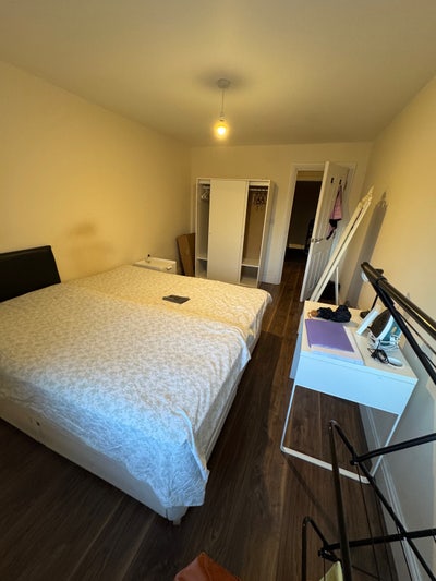 Large Furnished Double Room Main Photo