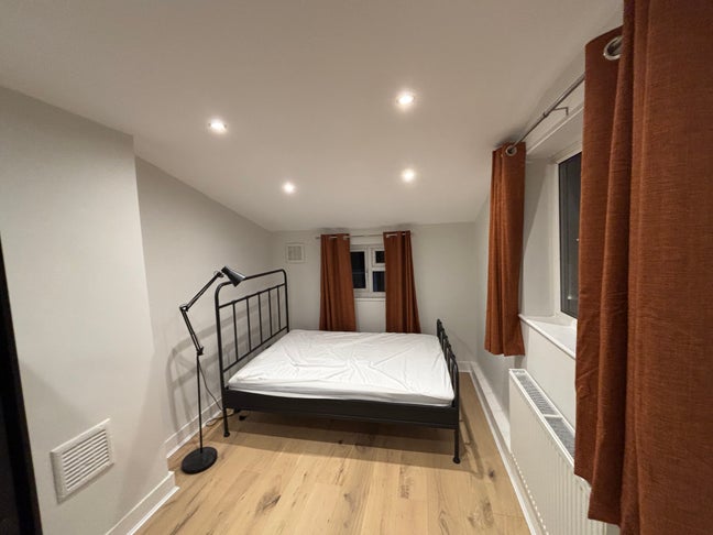 Double Room in Gipsy Hill  Main Photo