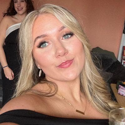 Looking for room/ someone to look for a flat! Main Photo