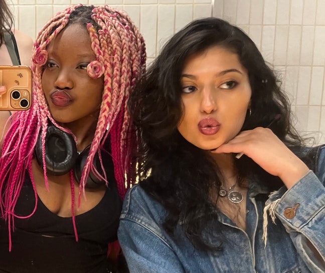 Looking for 2 rooms in South/anywhere w transport Main Photo