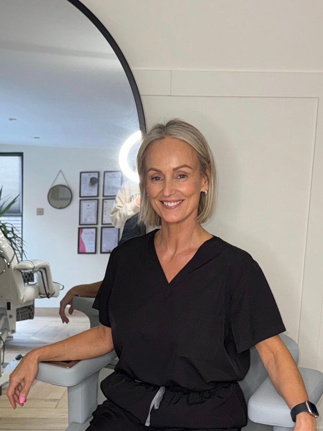 I am looking for an apartment/house  share Main Photo