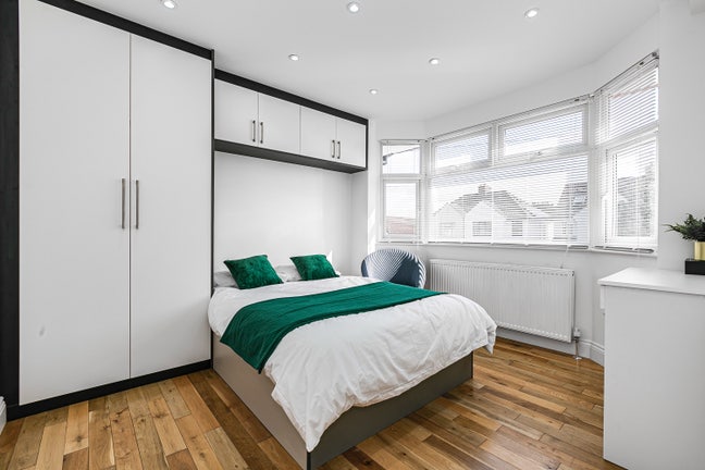 NEW En-suite Double bedroom All Bills Included  Main Photo