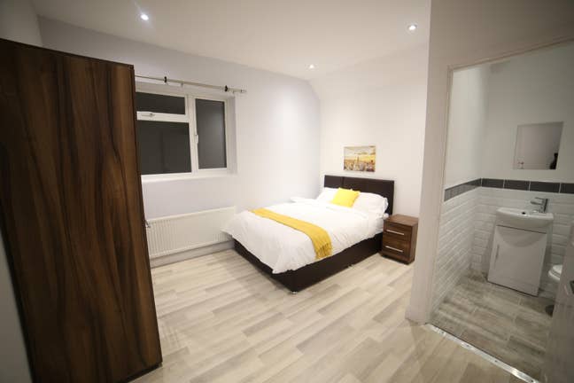 Beautiful Room  🏡 Close to L&D and station Main Photo