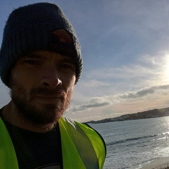 Professional Male seeks a single or double room Main Photo