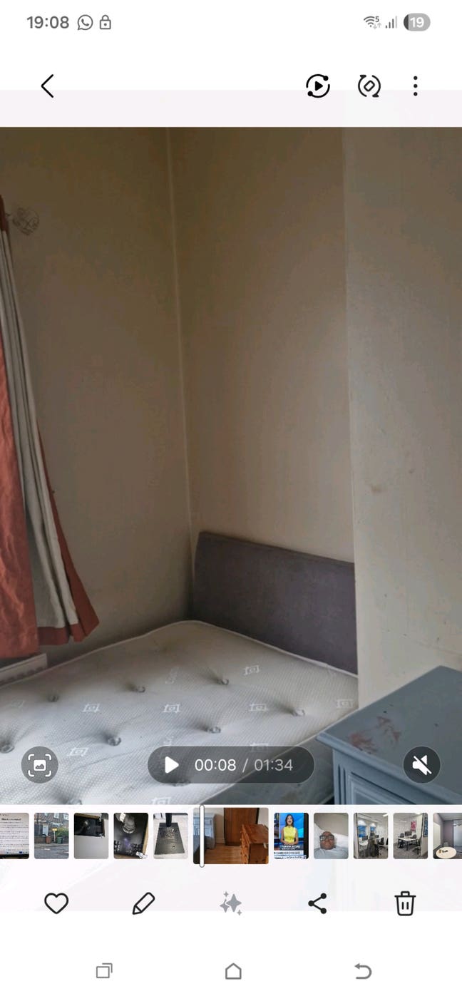 Large Bright Sunny Room  Main Photo