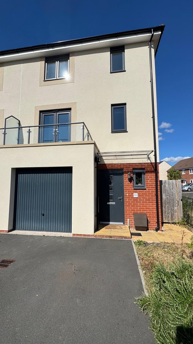 Double room available in house in Frenchay Main Photo