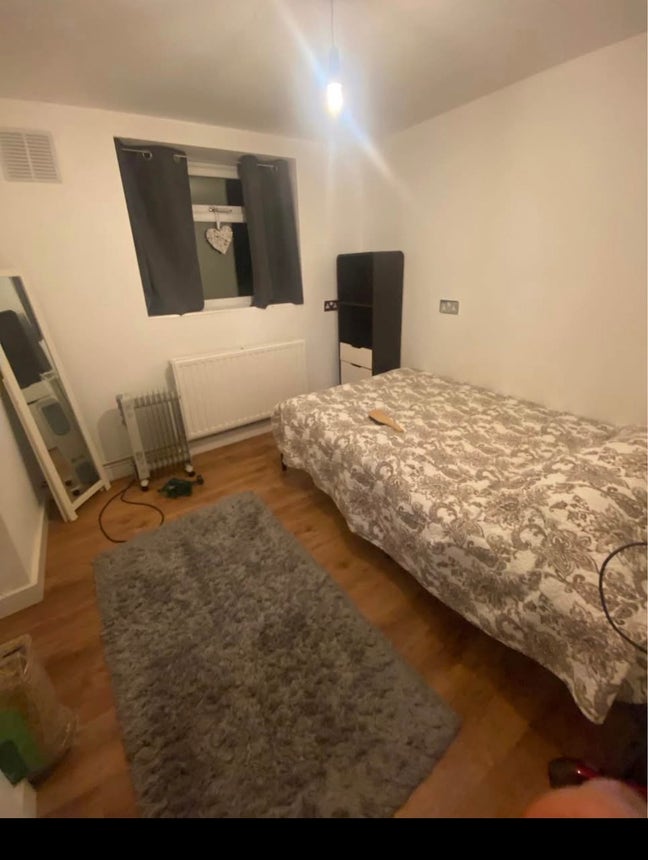 Furnished, clean room available!!!!! Main Photo