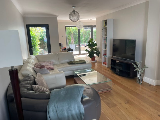 Bright, En-suite, Double Room in Clapham North  Main Photo