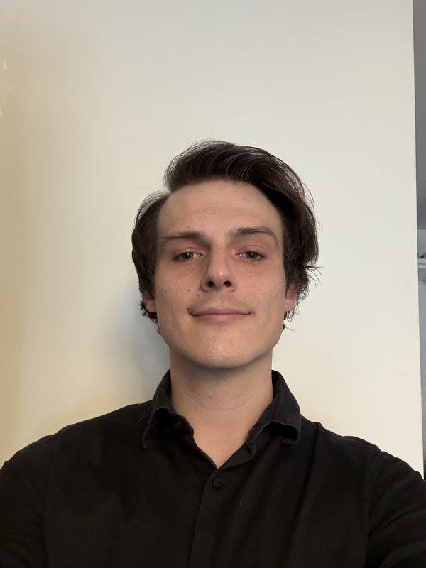 Professional Male seeks a double room Main Photo