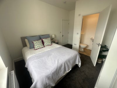 En-suites double room in Southville available NOW Main Photo