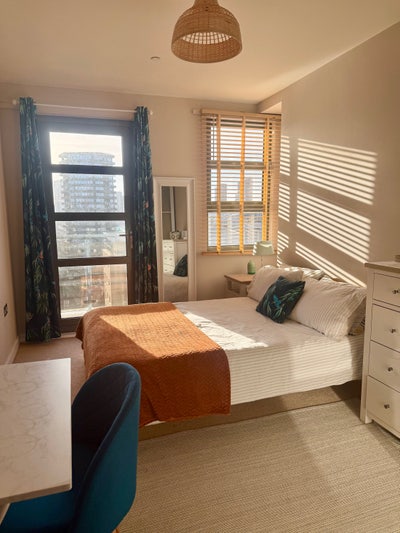 Bright & spacious double room near to Angel  Main Photo