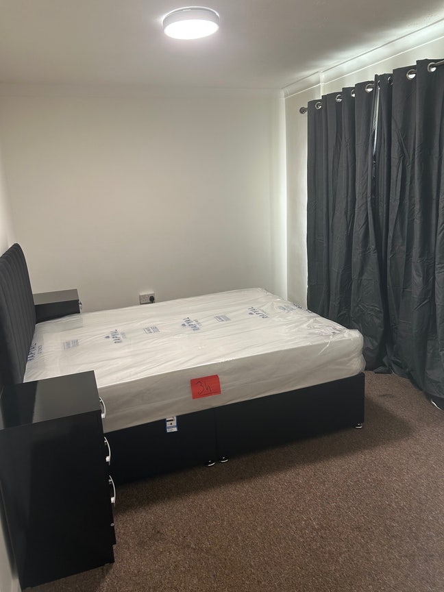 Large Double room in Harlow single occupancy  Main Photo