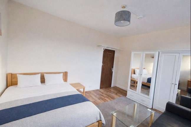 Spacious Double Rooms / 20 Min Central London Main Photo