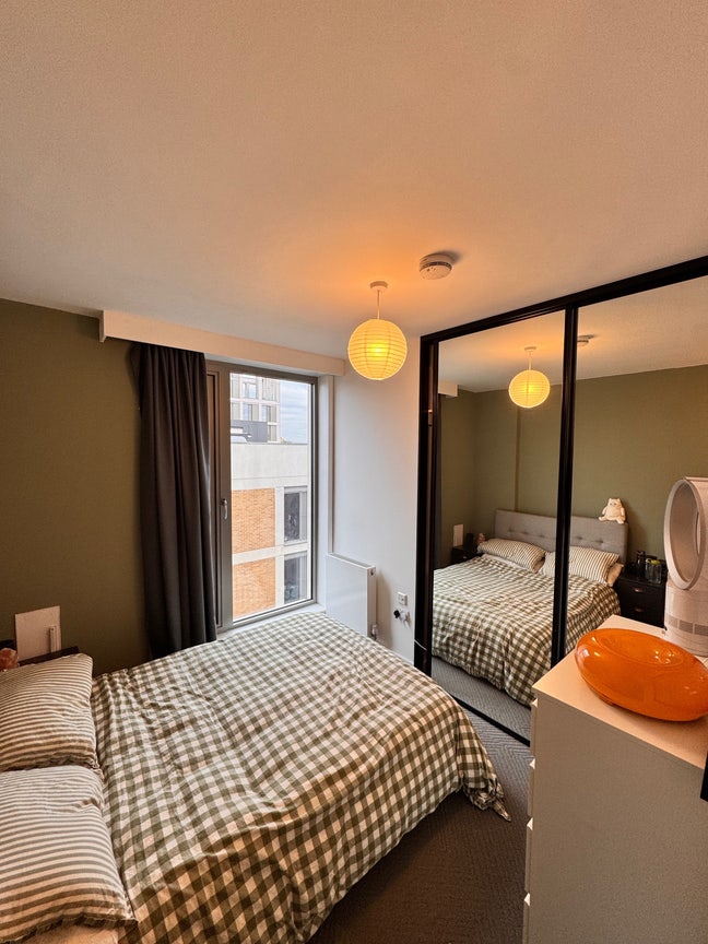 Looking for someone to replace me Main Photo