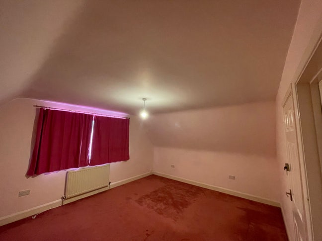 Very large double room with en-suite Main Photo