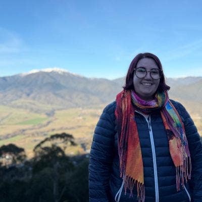 Clare, 28, Aussie recently relocated Main Photo