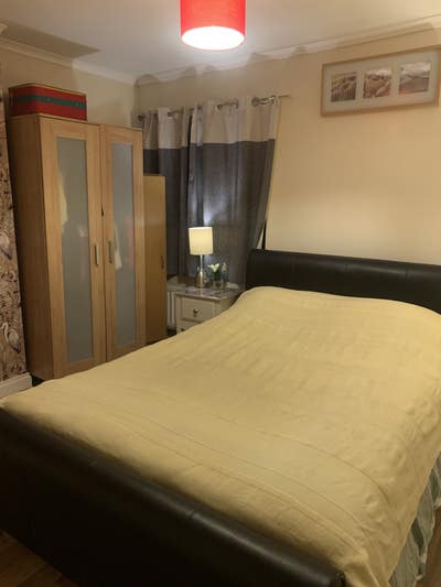 Double room in Farnborough  Main Photo