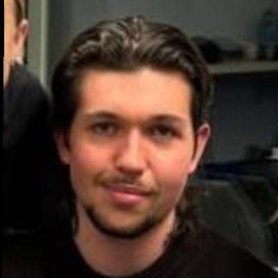 Professional Male seeks a single or double room Main Photo