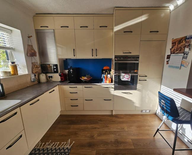 Double room in E14 Main Photo