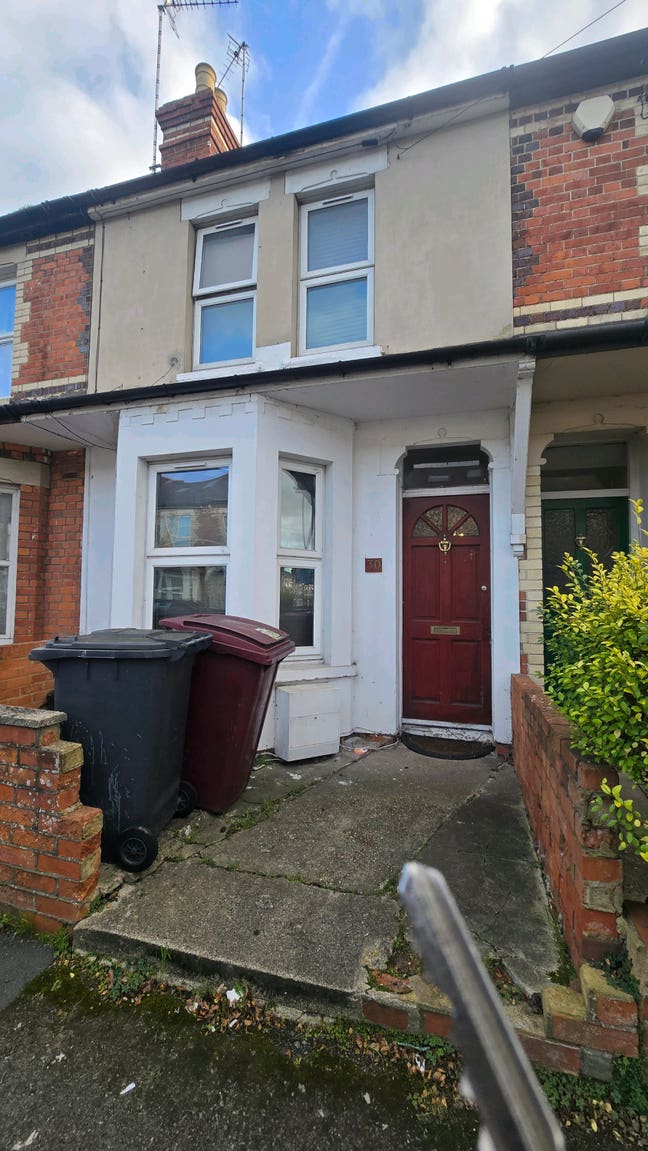 Bright Furnished Room to Rent - Reading  Bill incl Main Photo