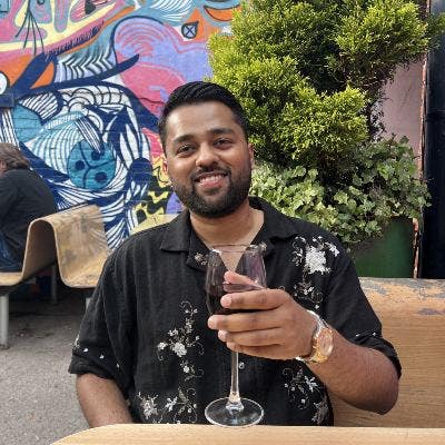 Clean, friendly professional who loves to cook. Main Photo