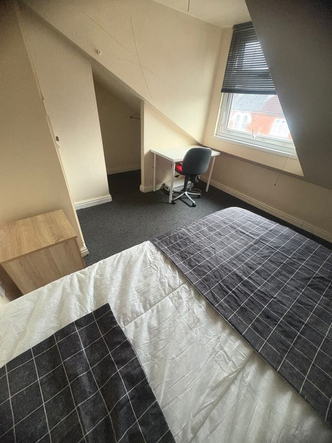 UC/DSS Double Room - &pound;0 Service Charge for 1 Month Main Photo