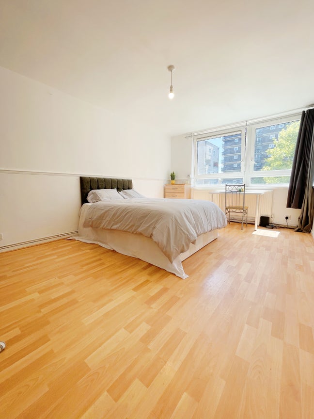 Rooms in Zone 1 - Bills included  Main Photo