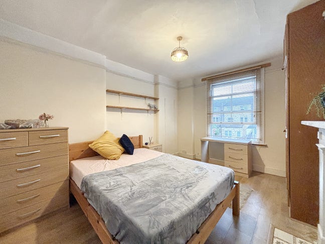 ‼️ Very Large Room | No Deposit ‼️  Main Photo